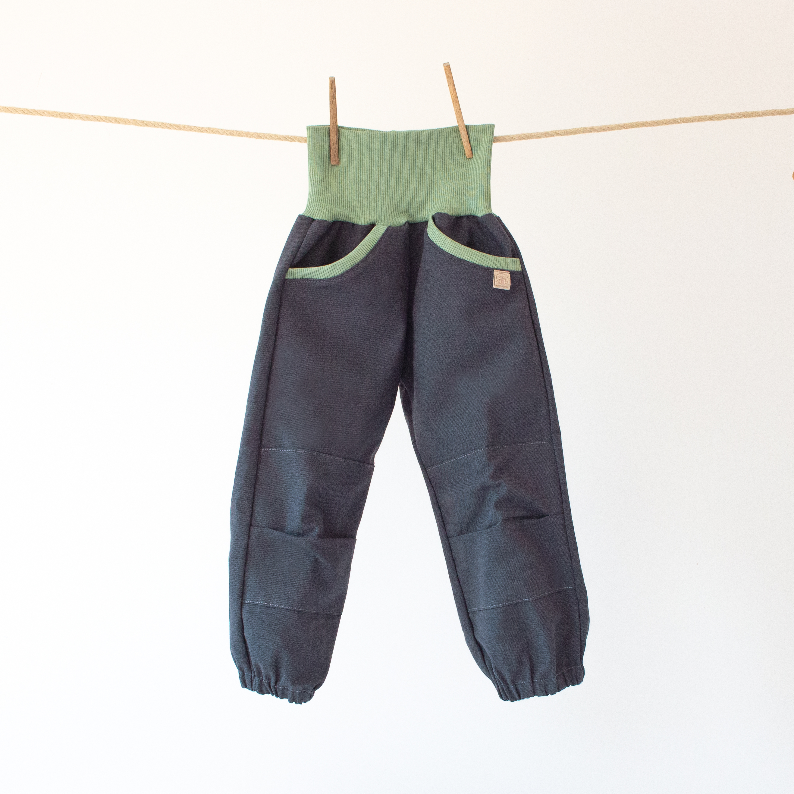 Wunschbrunnen Canvashose Anthrazit