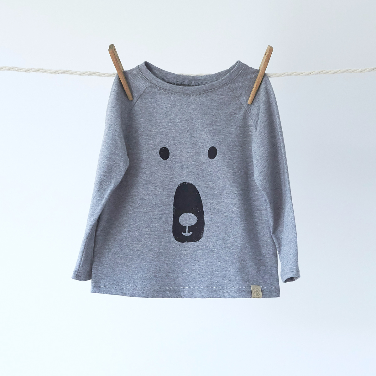 Wunschbrunnen Longsleeve Grizzly